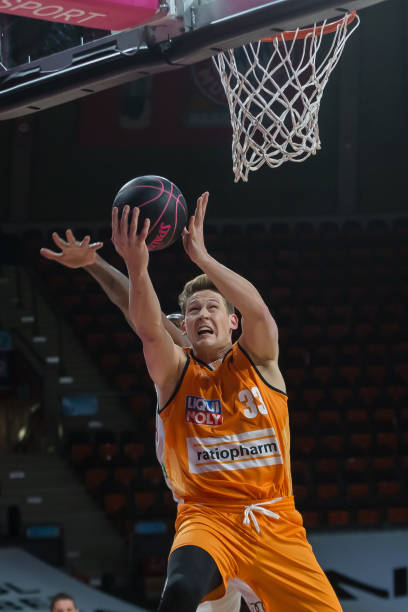 国大学生足 国大学生足