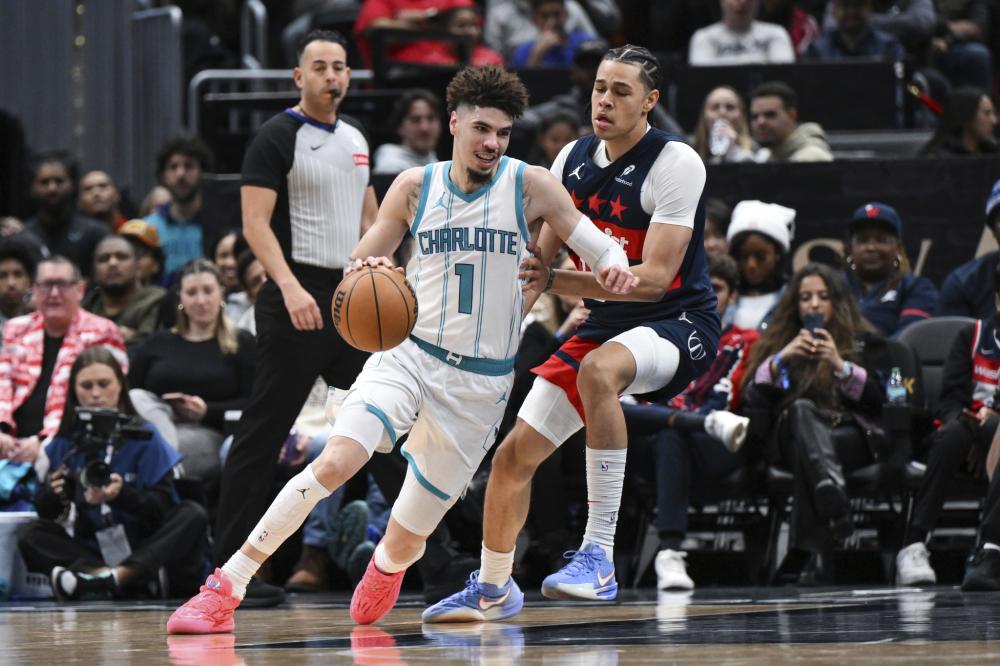 友们正沿着 友们正沿着