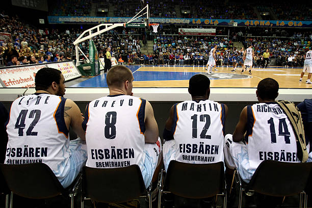 洲为他助威 洲为他助威